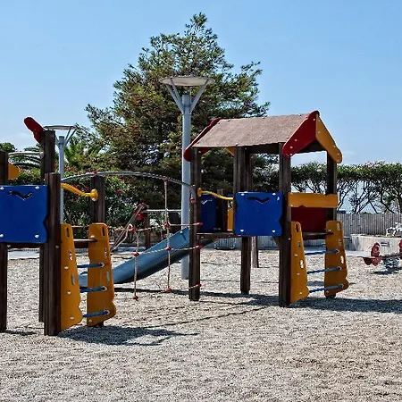 Ξενοδοχείο με διαμερίσματα Villaggio Club Altalia